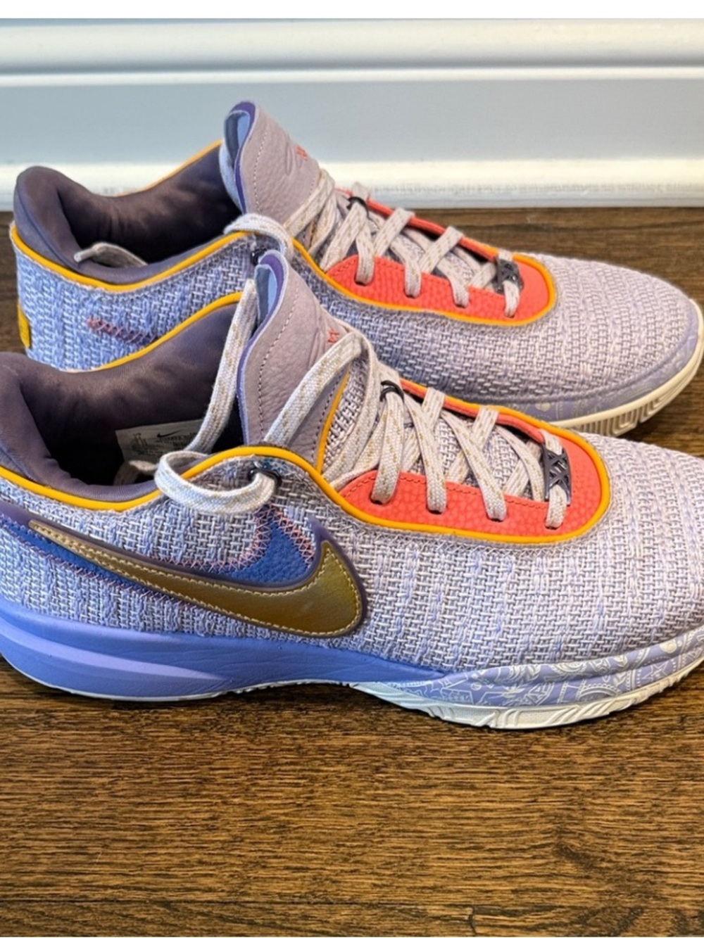 Like new. Nike LeBron 20 Violet Frost men’s size 11